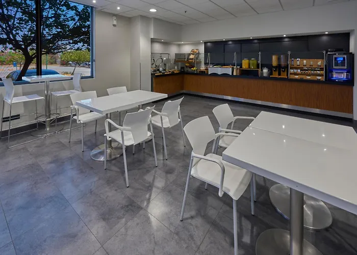 Express By Marriott Ciudad De Plaza Hotel 3*