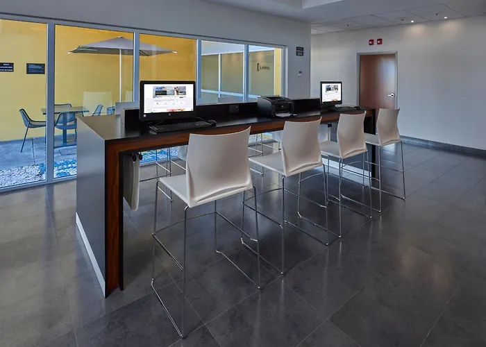 Express By Marriott Ciudad De Plaza Hotel 3*