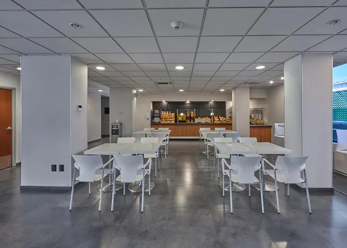 Express By Marriott Ciudad De Plaza Hotel 3*