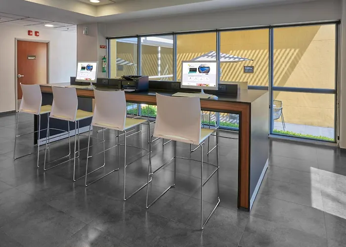 Express By Marriott Ciudad De Plaza