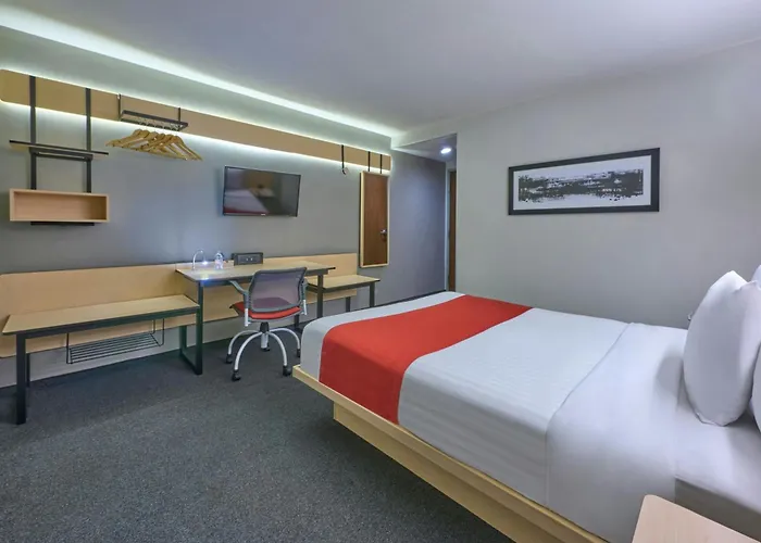 Hotel Express By Marriott Ciudad De Plaza 3*