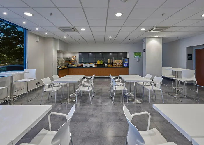 Hotel Express By Marriott Ciudad De Plaza